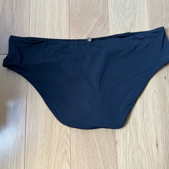 Assorted bikini bottoms - Picture 4 of 6